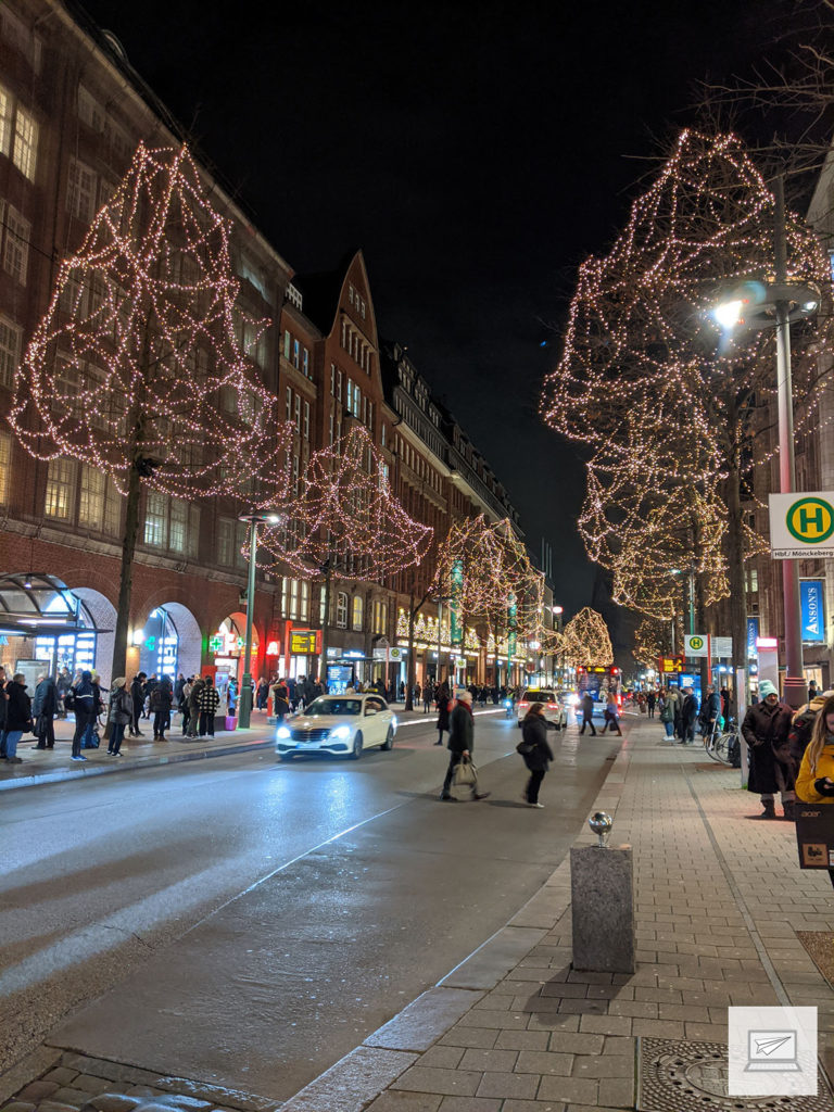 Abend- und Weihnachtsstimmung auf der Mönckebergstraße