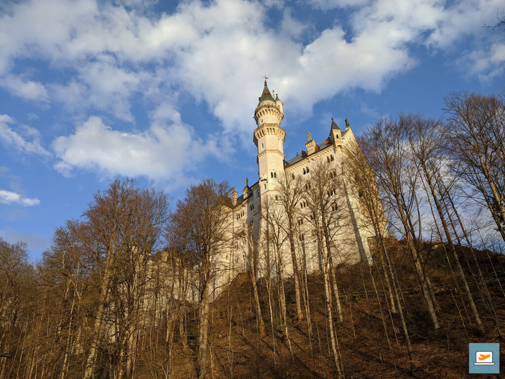 Schloss Neuschwanstein von unten...