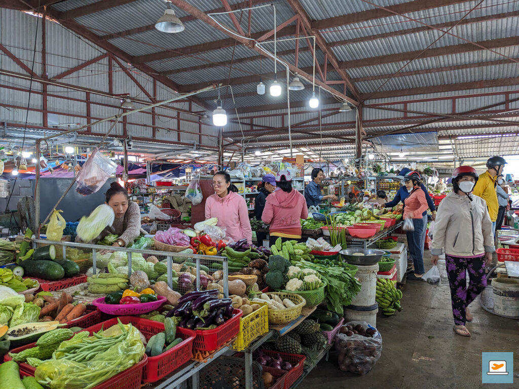 Auf dem Markt haben wir uns mit frischen Zutaten für das Kochen eingedeckt...
