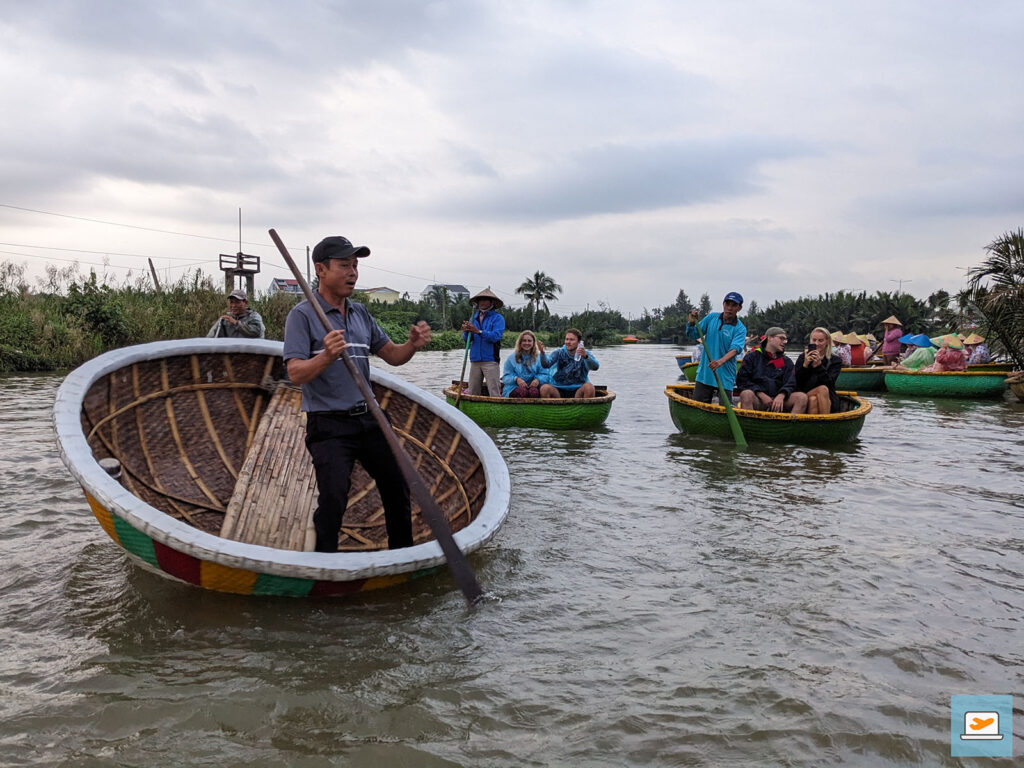 Nach einer kleinen Flussfahrt und ein paar Tanzeinlagen konnte es dann auch ans Kochen gehen
