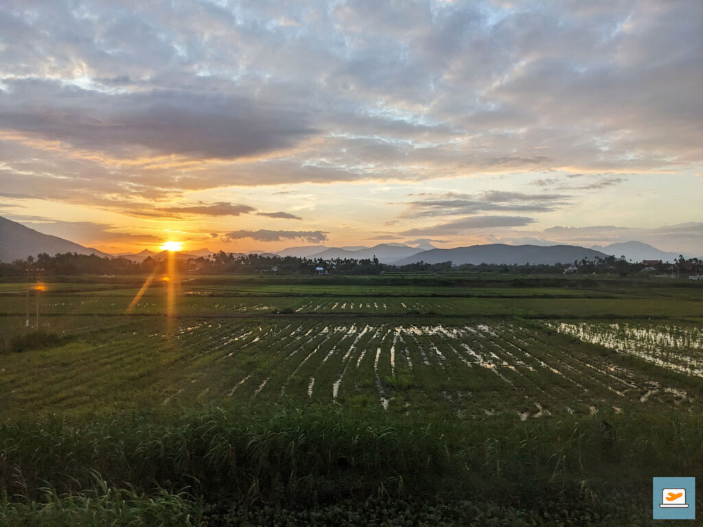 Noch ein Sonnenuntergang über den Reisfeldern
