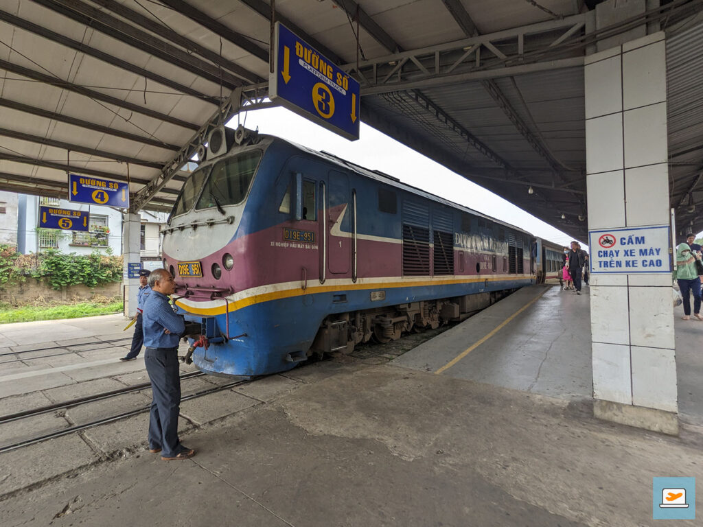 Rund 21 Stunden habe ich in dem Zug für rund 900 km verbracht