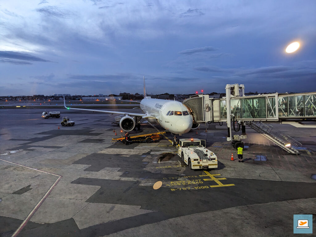 Irgendwann ist der A321 dann aber doch angekommen und es konnte in Richtung Australien gehen - mit extra Beinfreiheit an der 2R :D